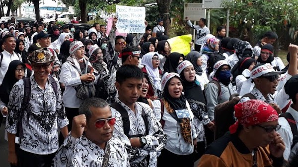 Prabowo: Tunda Rekrutmen CPNS 2018, Tuntaskan Honorer K2