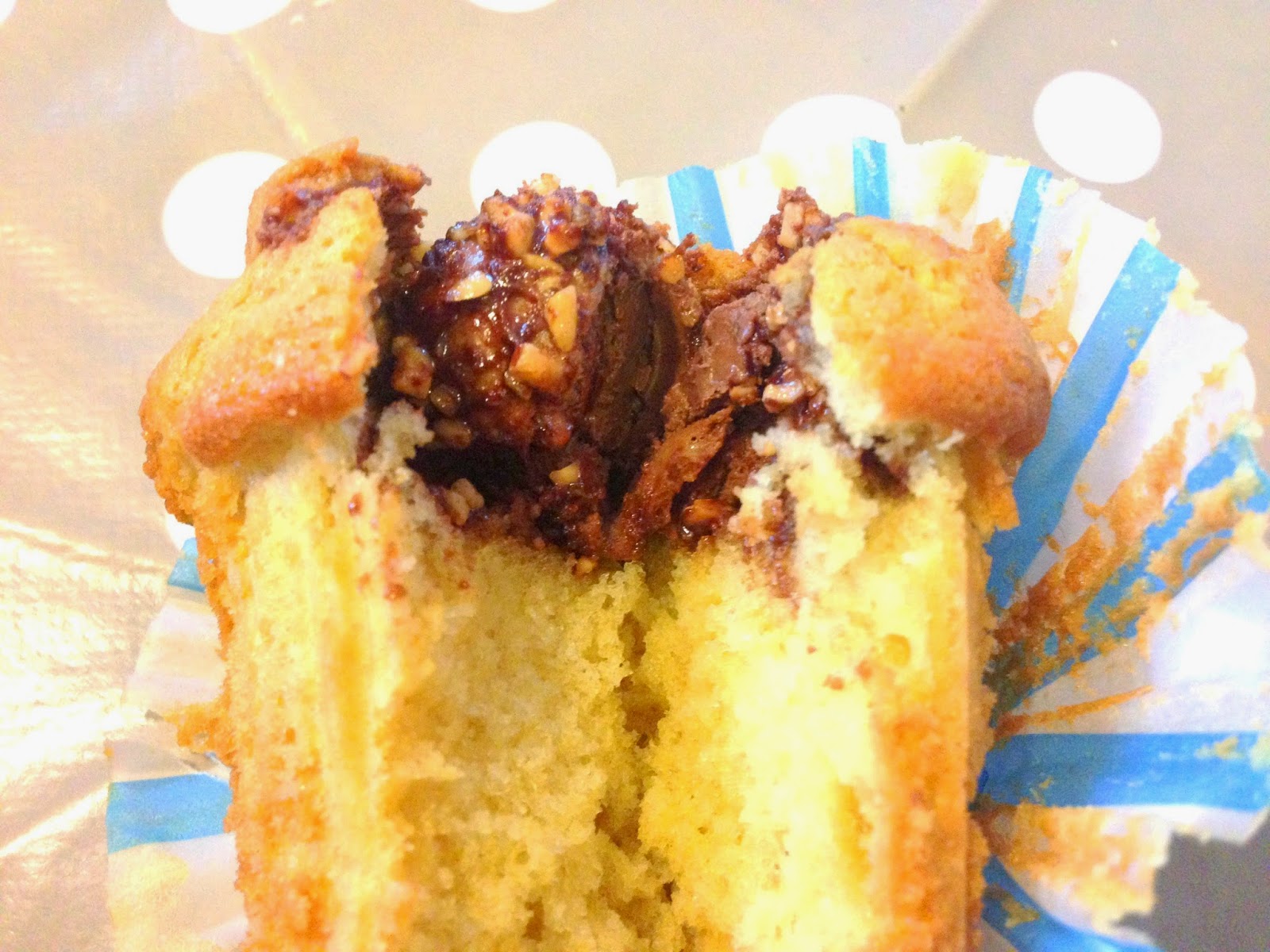 Muffins au coeur de Ferrero Rochers Muffins au coeur de Ferrero Rochers