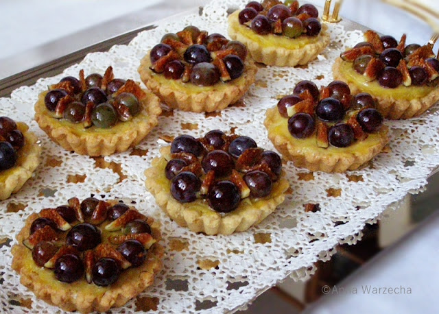 Tarteletki  z winogronami i figami