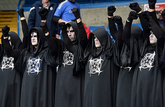 Satanistas Satanistas fazem ritual em universidade