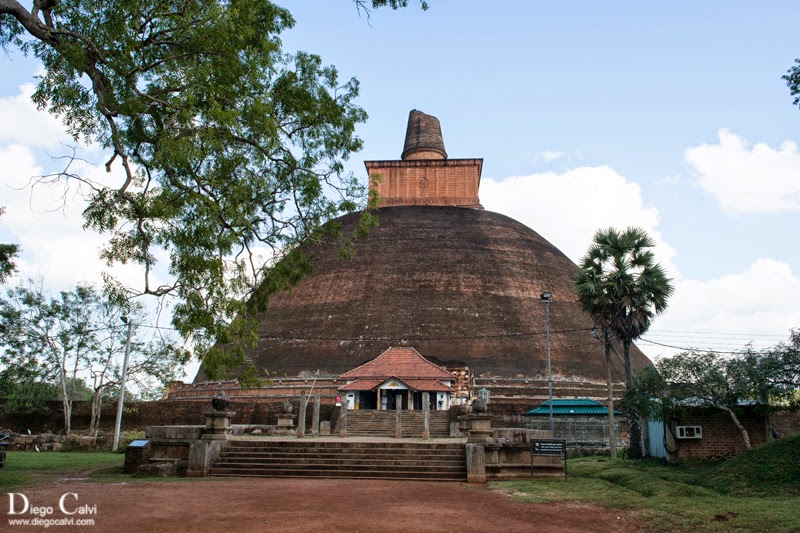 Sri Lanka, la lagrima de la India - Vuelta al Mundo - Blogs de Sri Lanka - Anuradhapura antigua capital de Sri Lanka. (3)