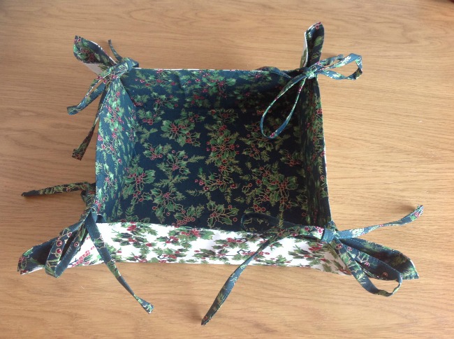 How-to-Sew-a-Gift-Basket-for-Christmas-complete