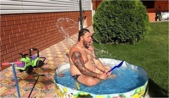 Τρέλες στην πισίνα