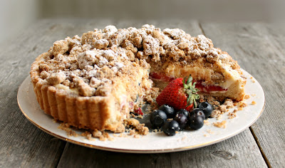 Berry Cheesecake Crumb Tart