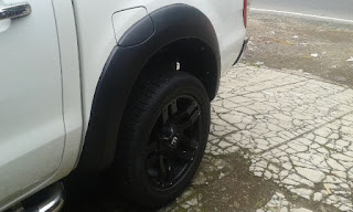 Over Fender all new Ford Ranger galerry model polos. Over Fender all new Ford Ranger galerry model polos.