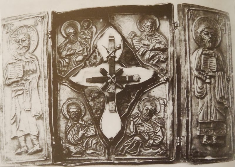 Βυζαντινοί εγκόλπιοι σταυροί με Τίμιο Ξύλο http://leipsanothiki.blogspot.be/