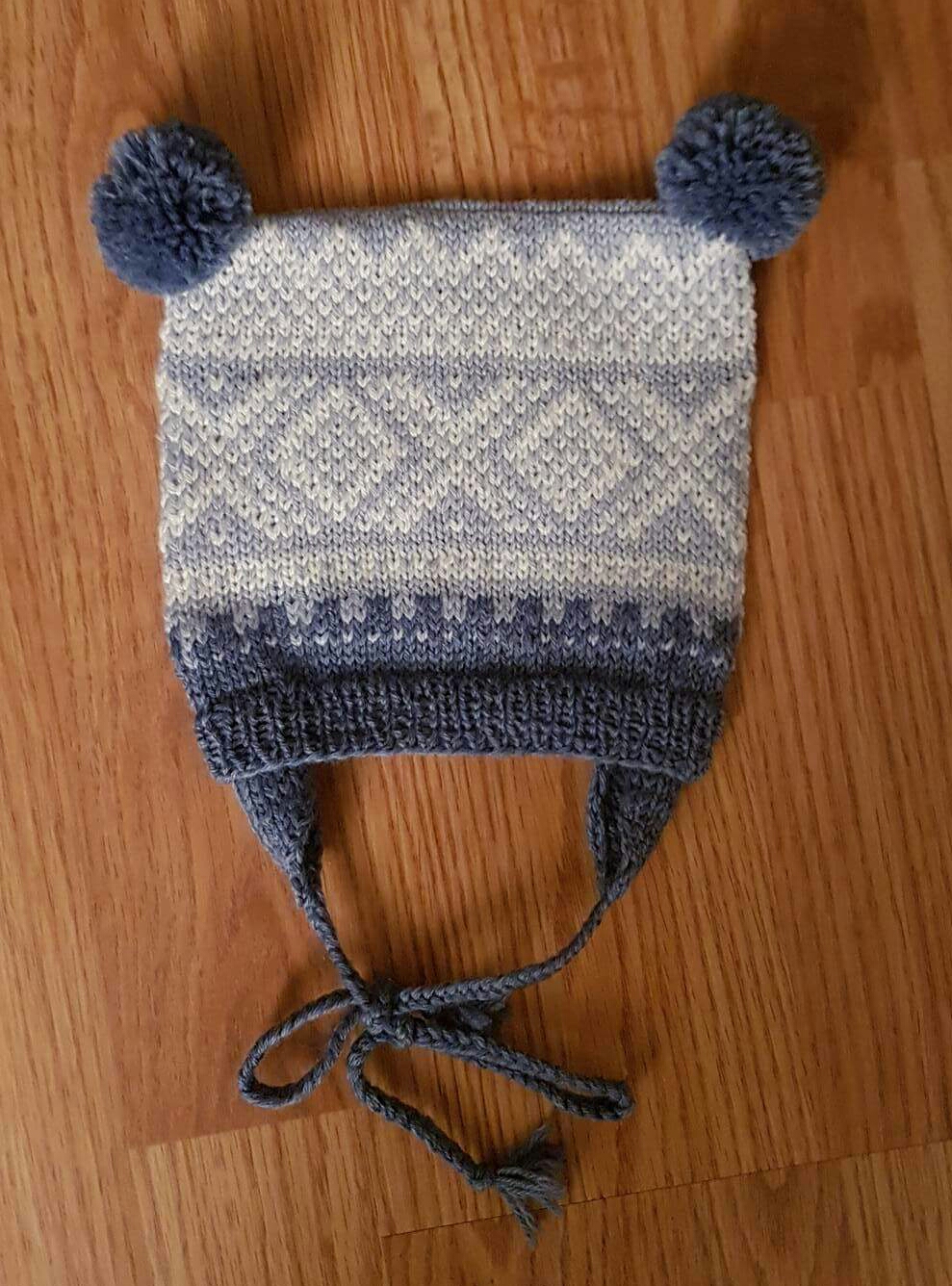 Firkantlue Med Øreklaffer