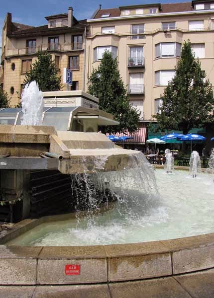 Fontaine place Aristide Briant à Thonon Fontaine place Aristide Briant à Thonon