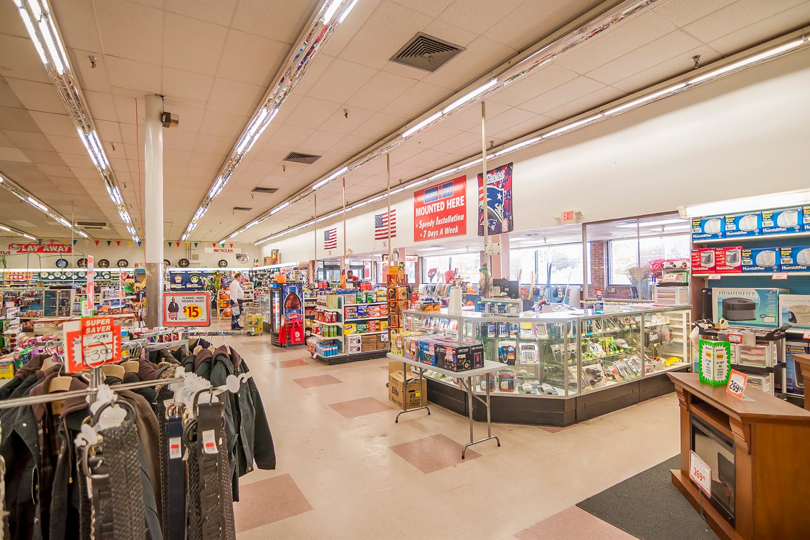 Benny's Home and Auto Stores Waterford, CT Brands "R" Us