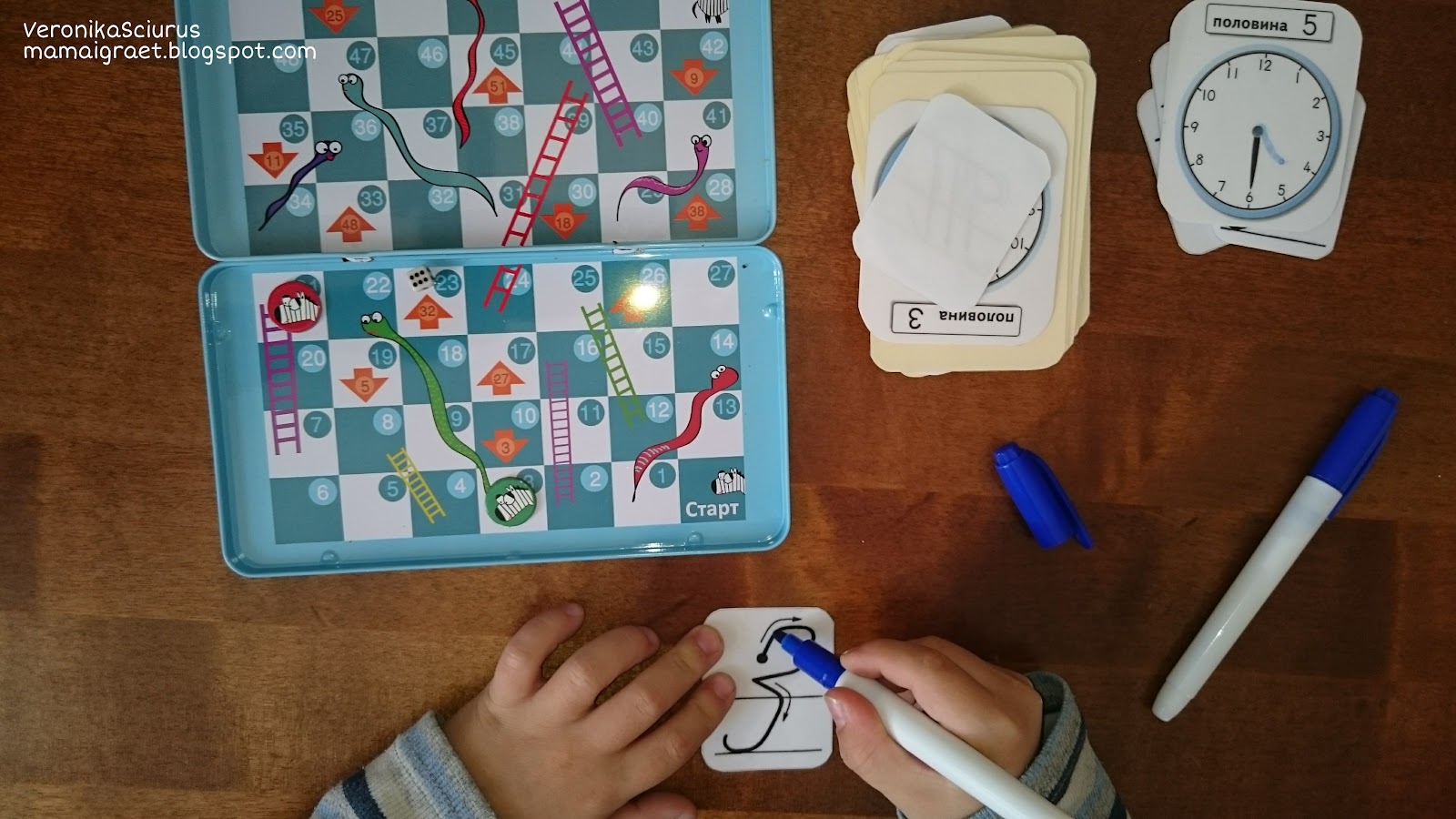 Мама играет, детки учатся...: Карточки с письменными буквами
