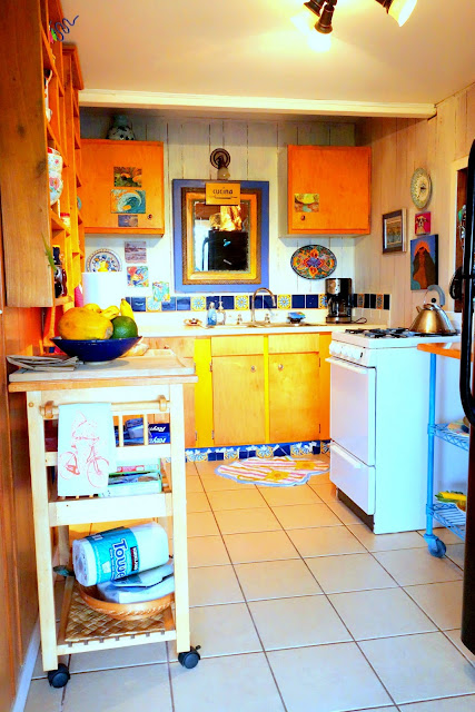 big island rental home kitchen