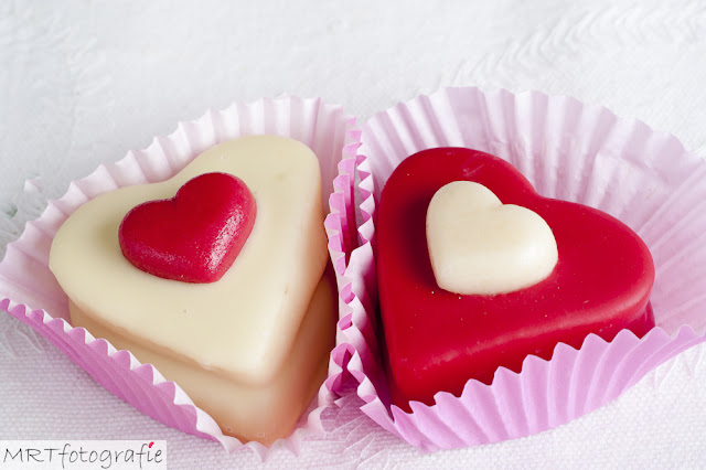 gebakjes, rood, wit, hartvorm, Valentijnsdag, zoetigheid