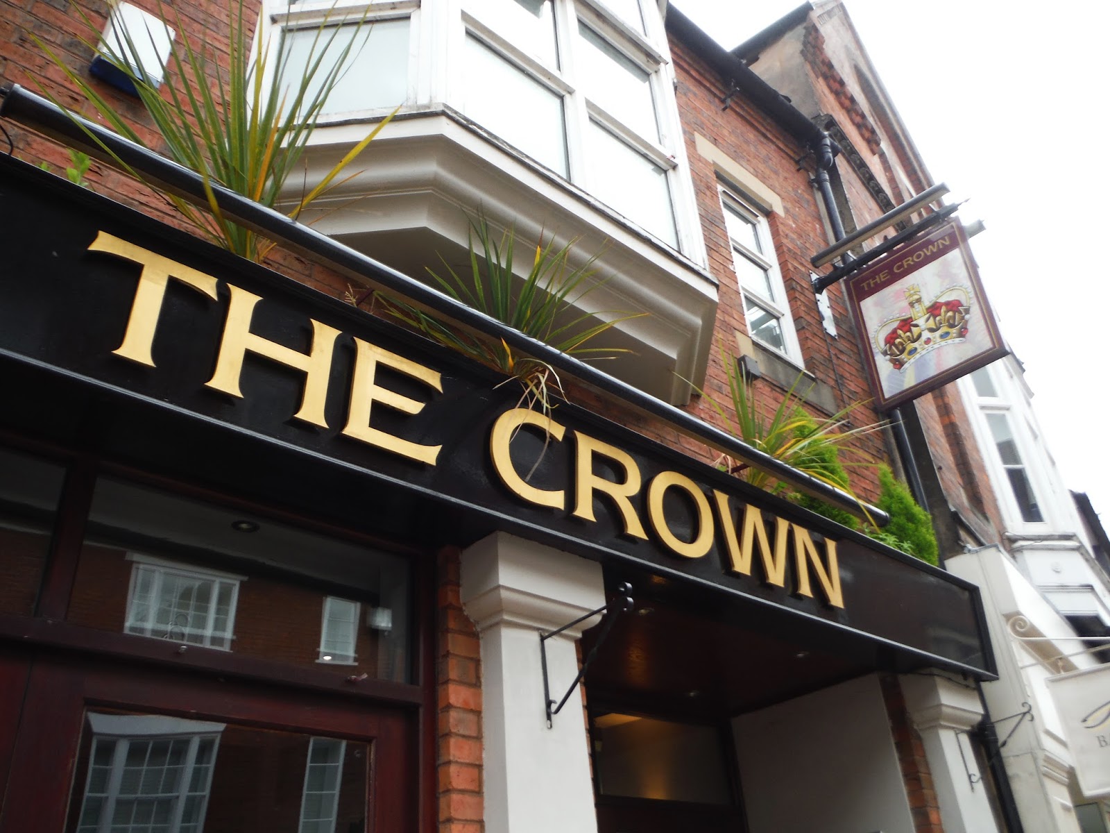 THE CROWN LICHFIELD GraceBee
