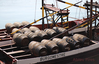 A barco rabelo is the small ship that was used to bring the port down river right up through the mid 1960's.