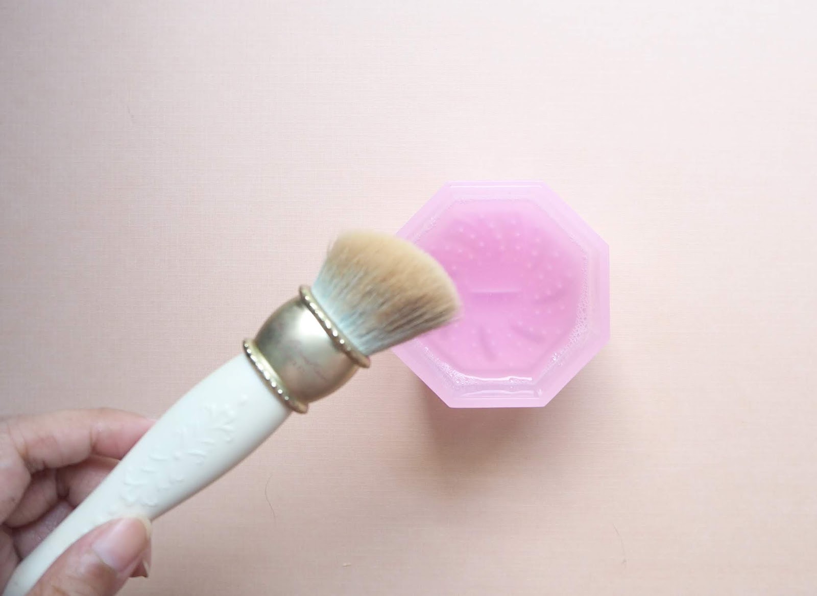 Daiso Makeup Brush Cleaner is worth every penny
