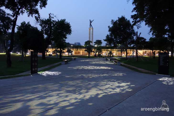monumen pembebasan irian barat