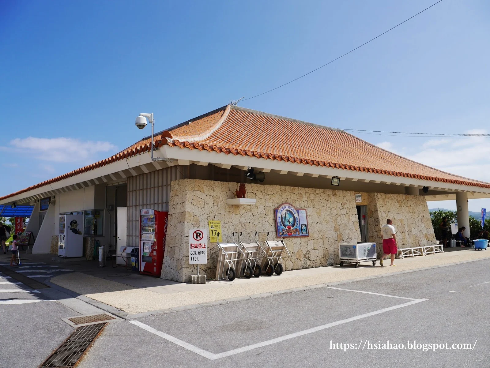 沖繩-景點-餐廳-真榮田岬-青之洞窟-真榮田岬潛水-真榮田岬浮潛-青之洞窟潛水-青之洞窟浮潛-青の洞窟-自由行-旅遊-Okinawa-diving-snorkeling-maeda-cape-blue-cave