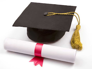 O sonho com diploma pode significar desde as coisas mais simples até as coisas mais complexas. Por exemplo, se sonhou que estava recebendo um diploma clique e confira o significado completo