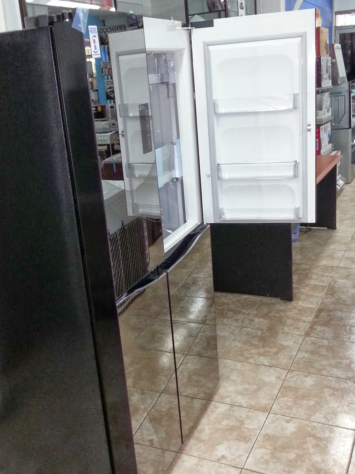 NairobiMail WORLDS FIRST LARGEST PREMIUM LG REFRIGERATOR
