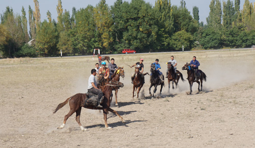 kyrgyz horse games, kyrgyzstan ulak tartysh, kyrgyzstan art craft tours
