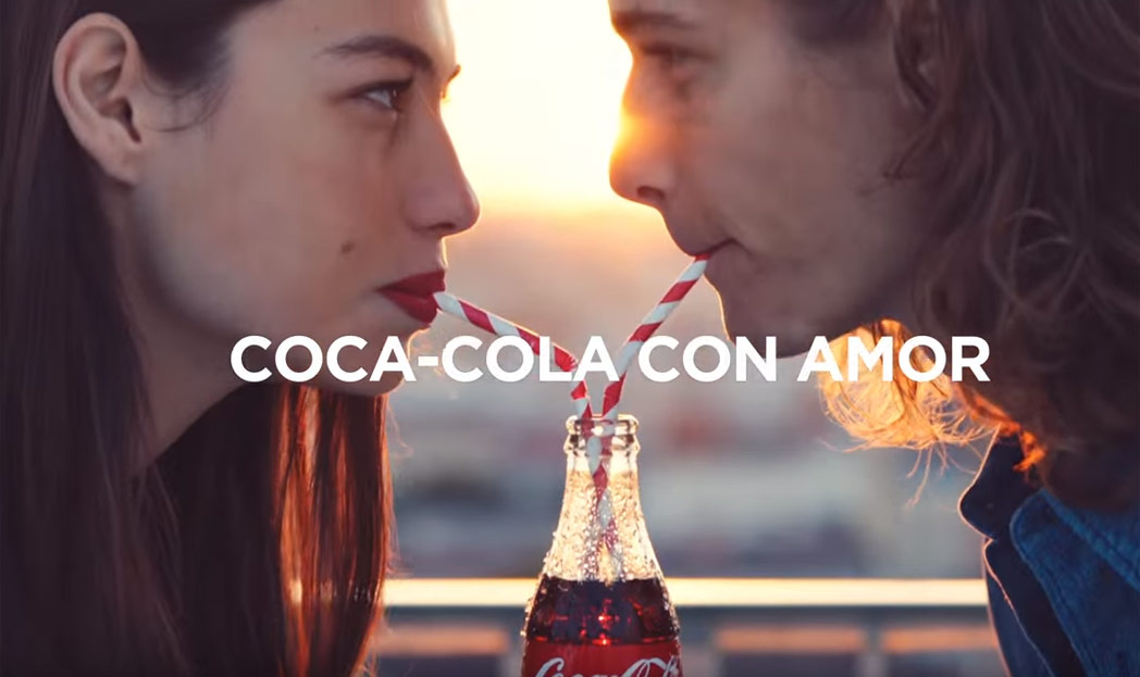 Taste the feeling. Coca Cola taste the feeling. Coca Cola девушка. Кока кола ЛГБТ. Кока кола Открой счастье.