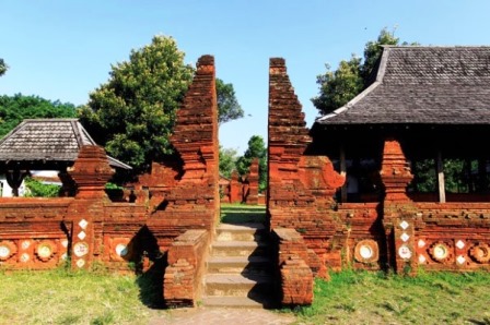 10 Destinasi Wisata Kota Cirebon Yang Harus Anda Kunjugi Kеrаtоn Kаѕерuhаn dаn Kеrаtоn Kаnоmаn