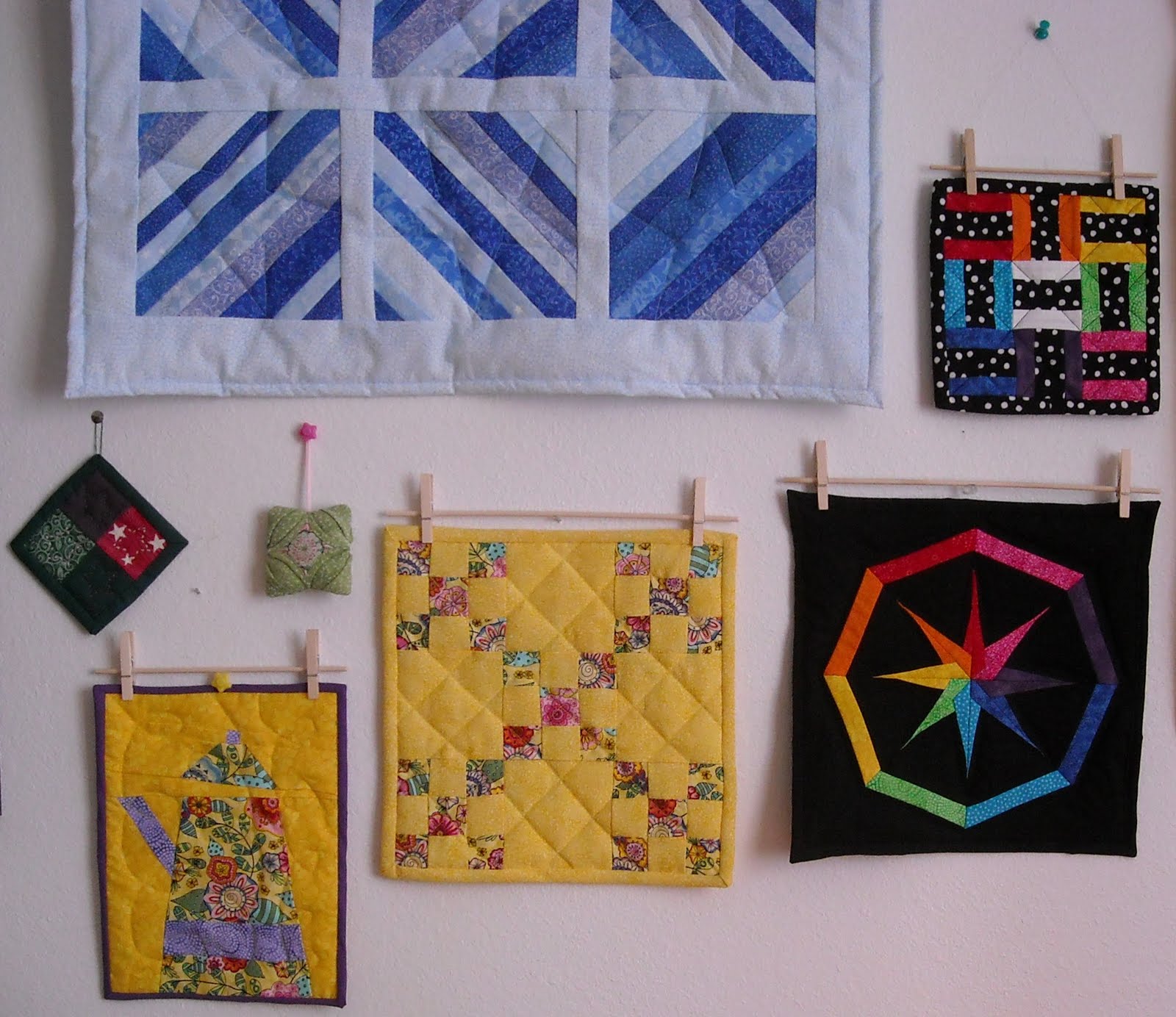 Crafter without a Cat Clothes Pin Quilt Hangers