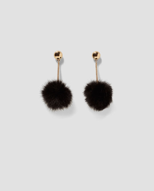 Lainey-style-chain-link-earrings-with-pompom-zara