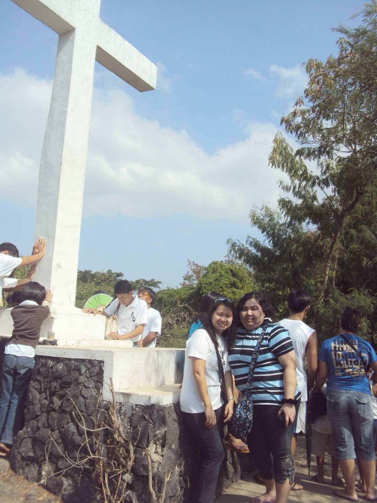 PLACES tRaVeL TiMe sTatiOn Of tHe cRoSs AnTipOlO ciTy