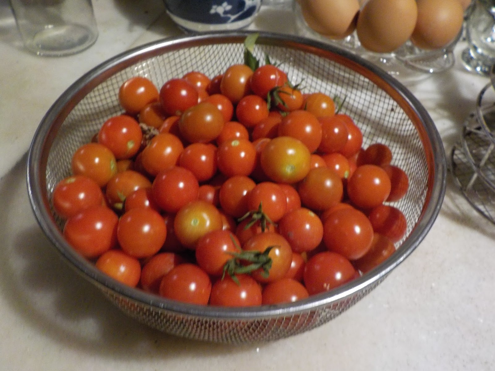 LebensArt Uruguay: Tomaten mit Käse überbacken.