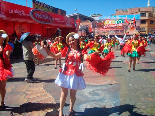 Fotos Comadres Bandeñitas de Tarija en el Carnaval de Oruro 2014
