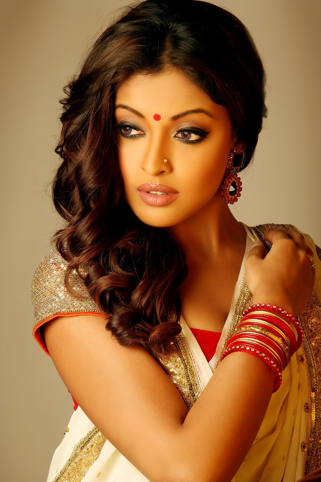 Indian Actress Hd Wallpapers Images Pics Gallery Tanusree Dutta Actress Hd Wallpapers