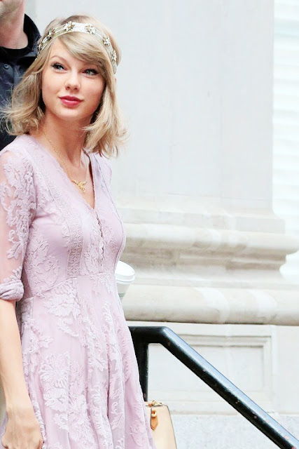 Taylor Swift | Images of inspiration in Lavender, Lilac and Mauve