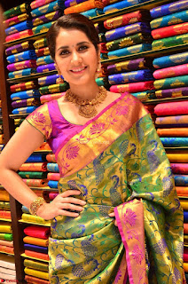 Raashi Khanna in colorful Saree looks stunning at inauguration of South India Shopping Mall at Madinaguda ~  Exclusive Celebrities Galleries 001