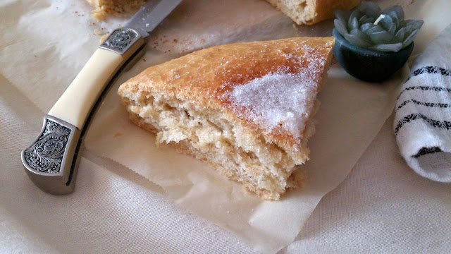 torta aceite azúcar matalaúva anís tradicional Andalucía andaluza receta masa horno oliva popular levado sencilla desayuno merienda postre