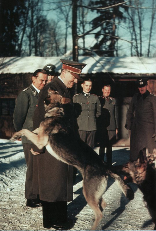 20 Vintage Photographs of Adolf Hitler and His Beloved Dog Blondi