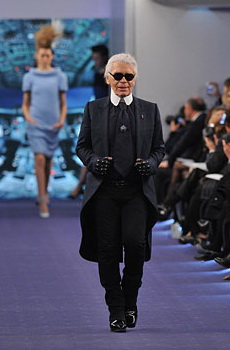 Karl Lagerfeld - Chanel's Plane Couture - Fashion news