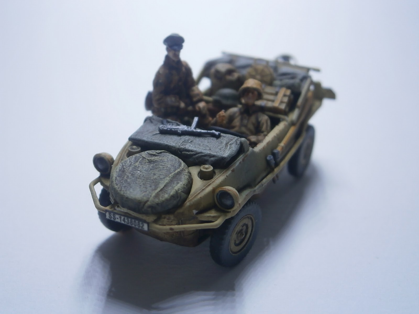 Diorama Ardennes (Puma, Sdkfz 250 Neu & Schwimm) - Page 8 P5120638