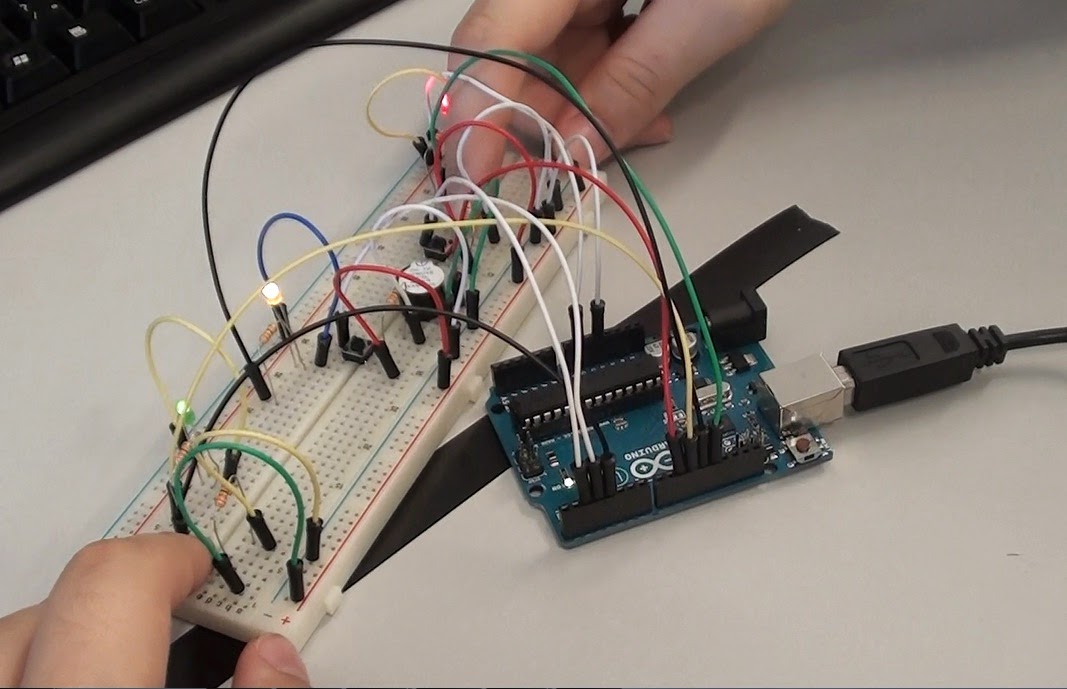 Robotics School Piano com Arduino