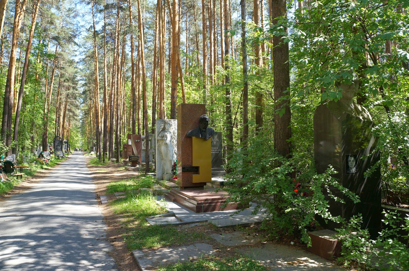 Широкореченское кладбище Екатеринбург