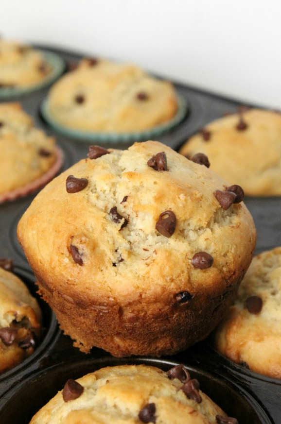 Over a dozen lunchbox-ready freezer muffins | Take from the freezer and they thaw by lunch!