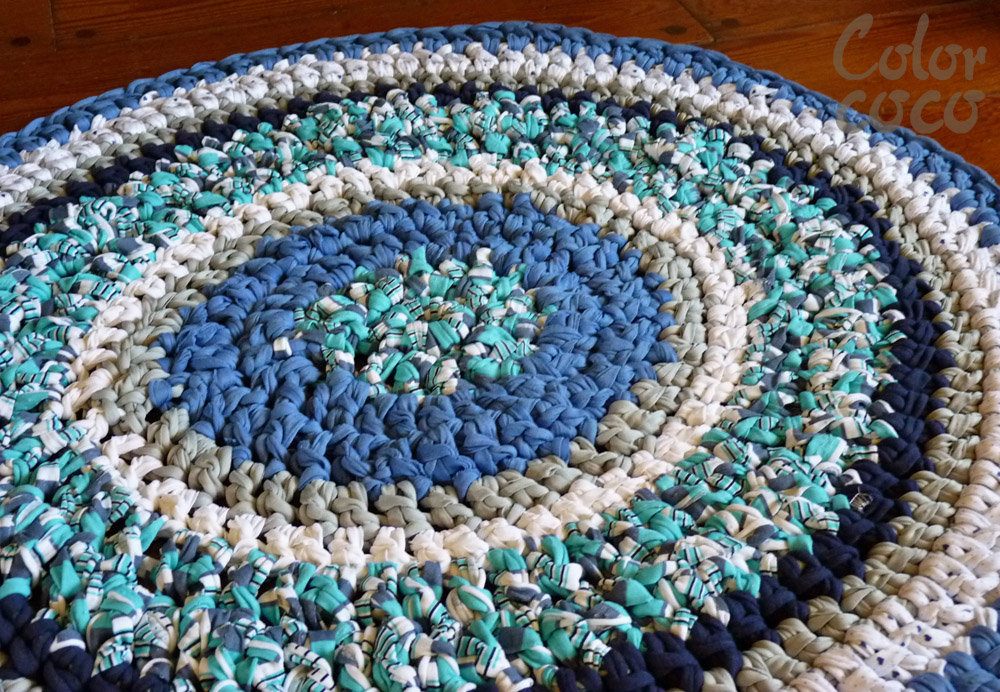 Color Coco: Alfombras tejidas al crochet en totora