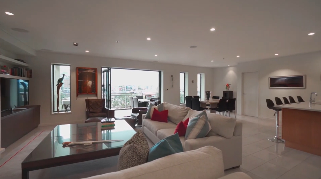 17 Interior Design Photos vs. 120 Customs St W #3A, Auckland Luxury Condo Tour