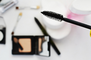 Make Up untuk Wajah Biasa Make Up untuk Wajah Biasa