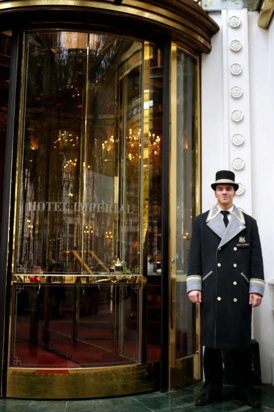 hotel imperial vienna entrance