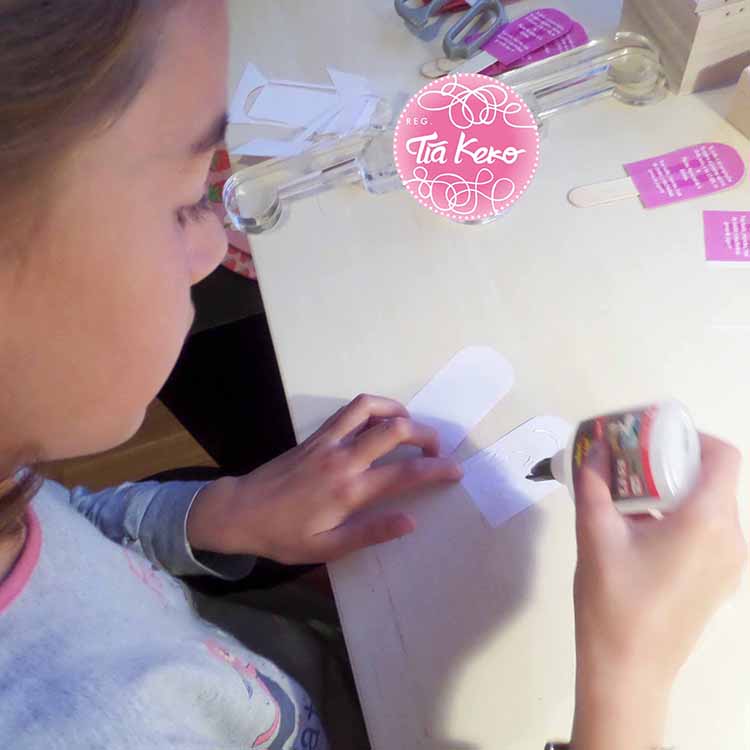 Tía Keko y manualidades con papel