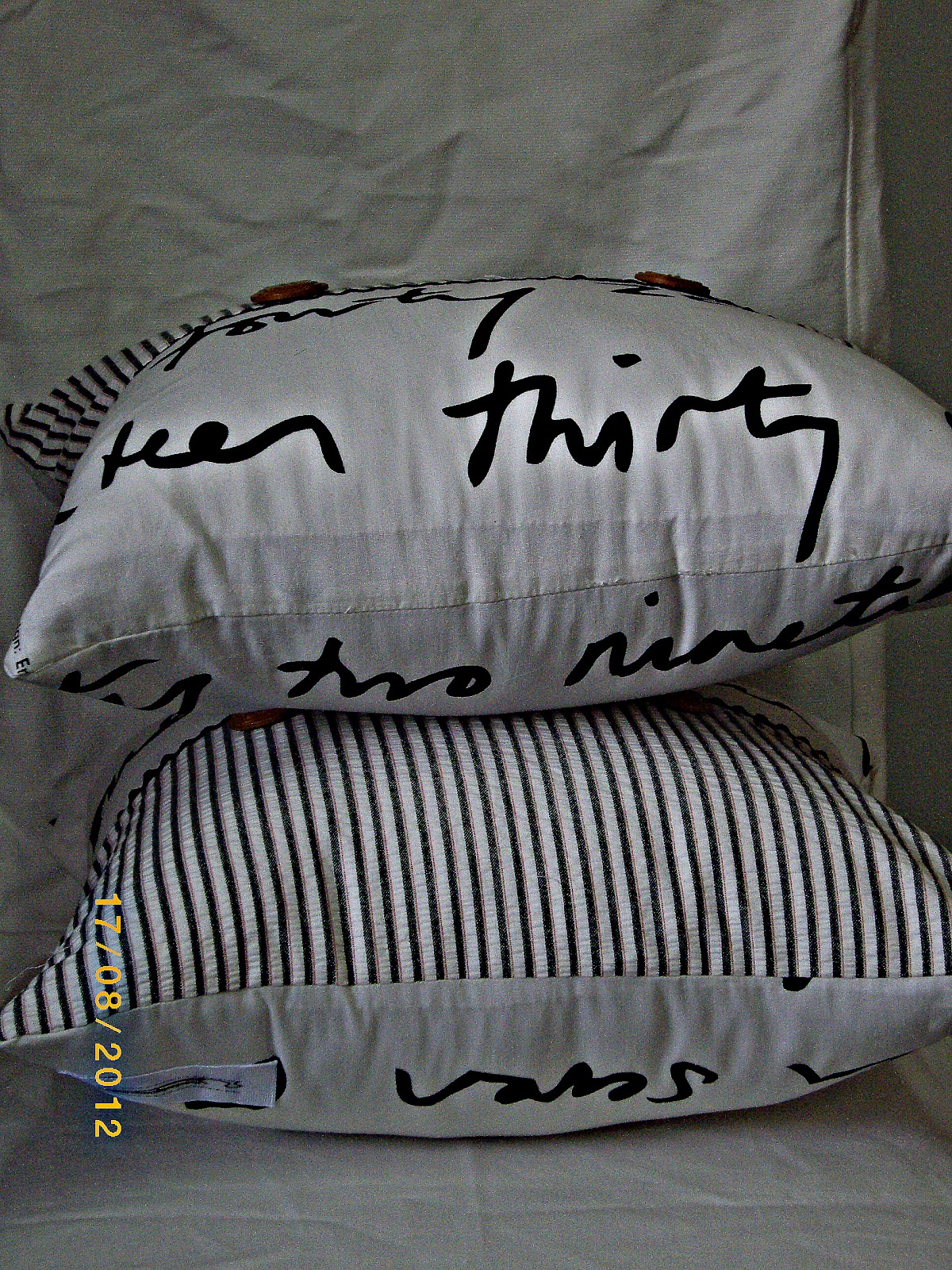 HomeSewingDesign Britten number cushion
