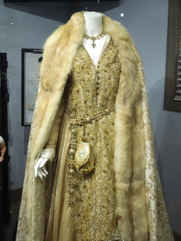 lea seydoux robin hood hollywood movie costumes and props l 233 a seydoux s royal lea seydoux robin hood hollywood movie costumes and props l 233 a seydoux s royal