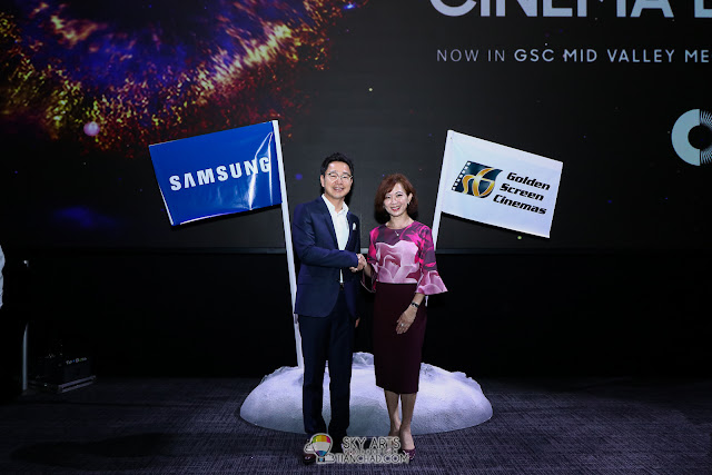 Mr. Yoon Soo Kim (left) and Ms. Koh Mei Lee (right) initiating the launch gambit for the opening of the new Samsung Onyx Cinema LED Hall in GSC Mid Valley Megamall