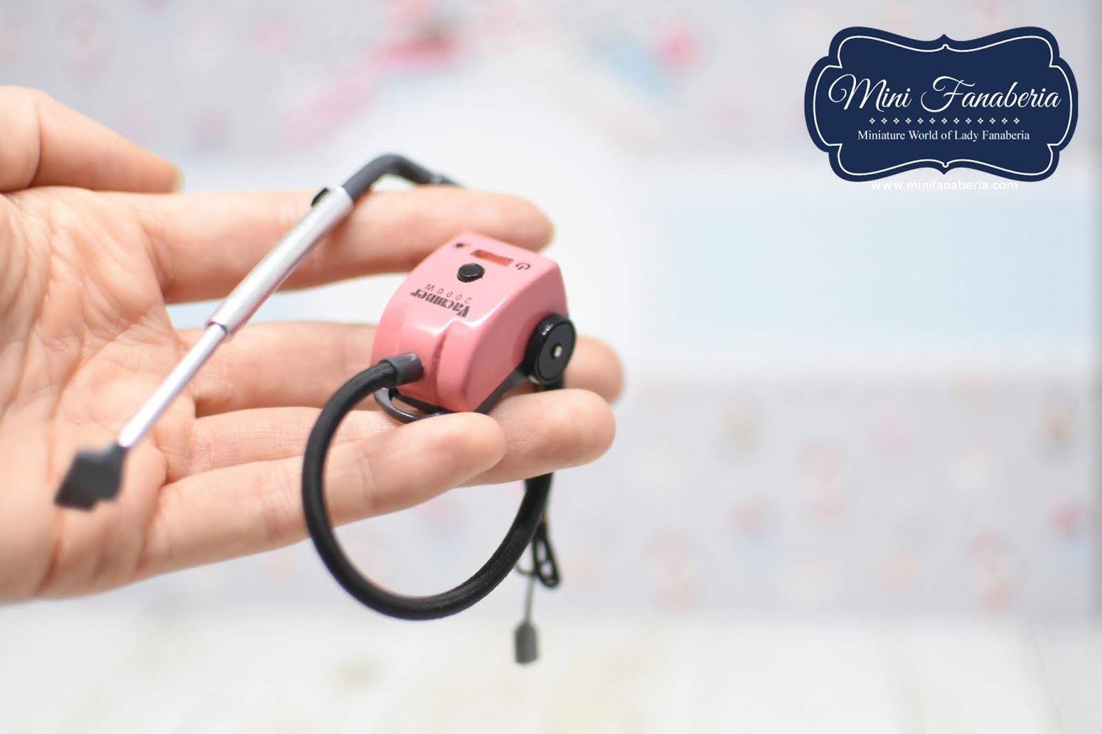 MiniFanaberia Miniature handmade vacuum cleaner